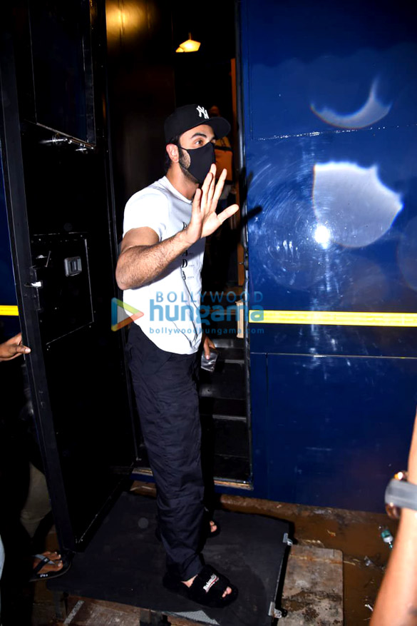 photos ranbir kapoor snapped at a shoot in andheri 2