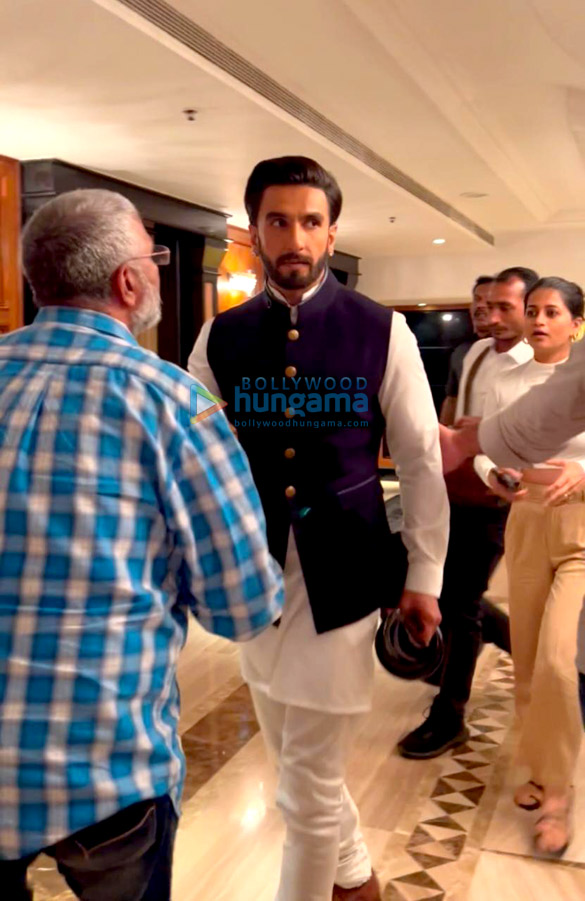 photos ranveer singh spotted in bandra 1 2