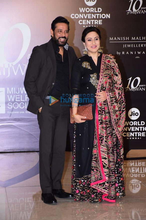 photos shabana azmi anup soni and other celebs grace the red carpet of manish malhotras mijwan couture show 14