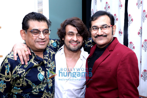 photos sonu nigam sachin pilgaonkar and others snapped at sudesh bhosa 5