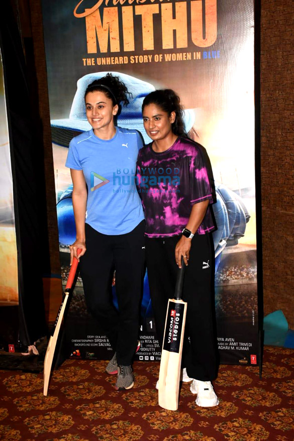 photos taapsee pannu and mithali raj snapped promoting the film shabaash mithu with an indoor cricket match 3