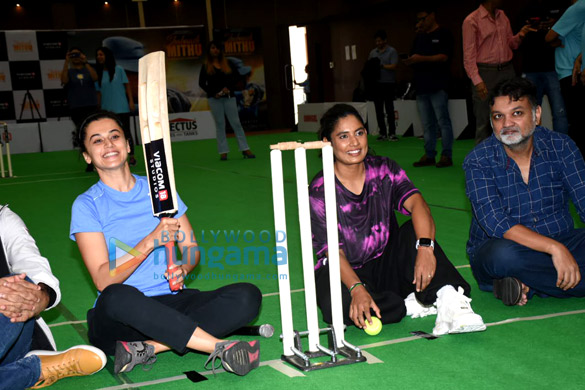 photos taapsee pannu and mithali raj snapped promoting the film shabaash mithu with an indoor cricket match1 1