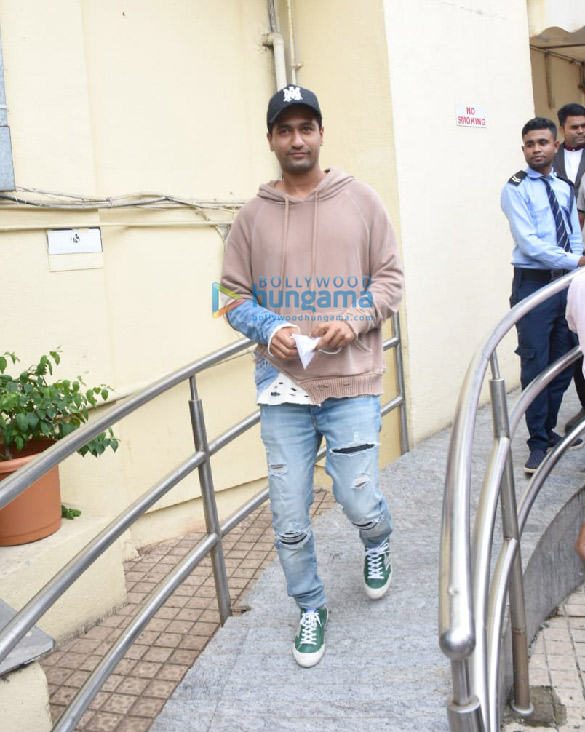 photos vicky kaushal aditya seal and anushka ranjan at snapped at juhu pvr 1
