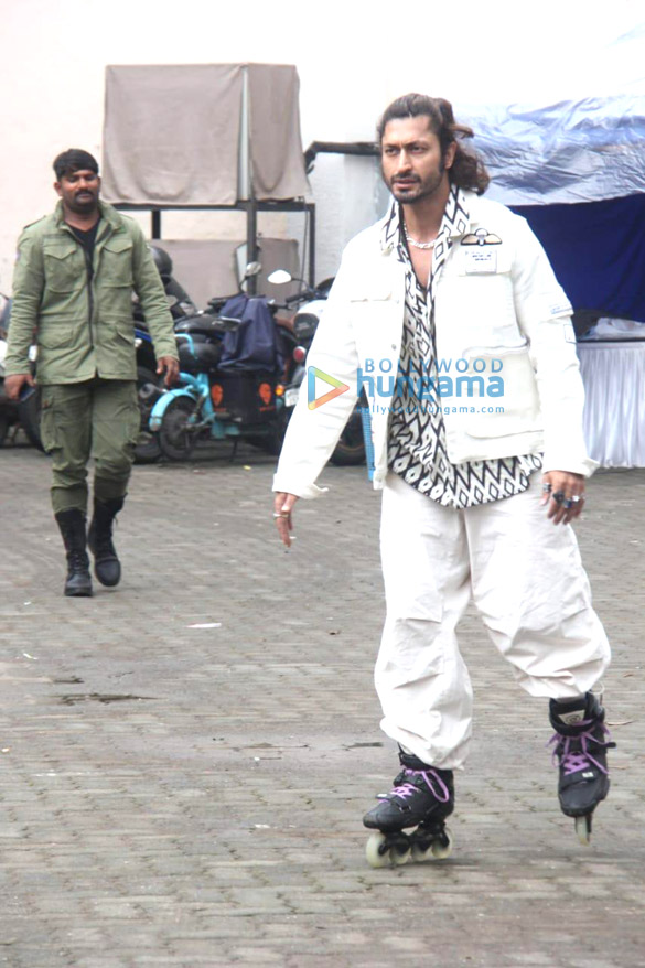 photos vidyut jammwal spotted at mehboob studio in bandra 3