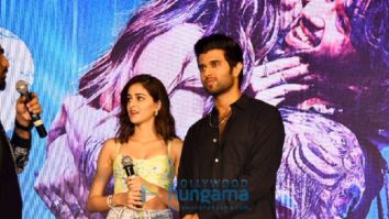 Photos: Vijay Deverakonda and Ananya Panday snapped promoting Liger at Seawood Mall in Navi Mumbai