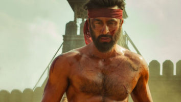 Ranbir Kapoor flaunts six pack abs in Shamshera; Karan Malhotra says the actor ‘has worked very hard to own up to the roles’