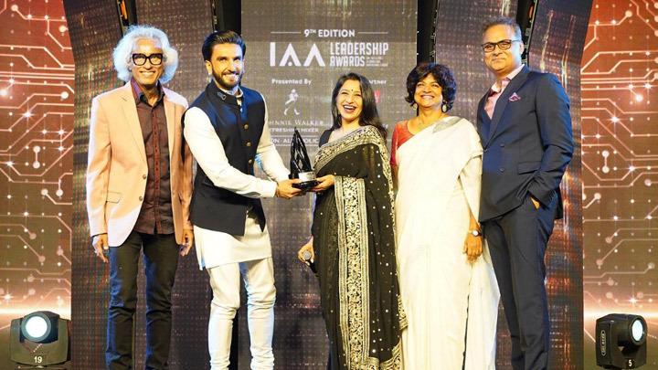 Ranveer Singh receives the IAA Brand Endorser of the Year Award 2022