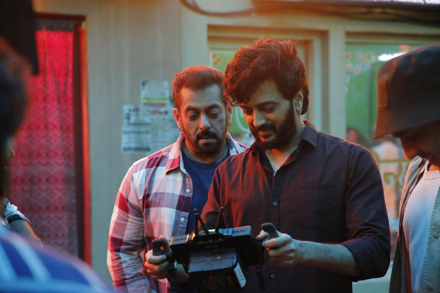 Riteish Deshmukh thanks Salman Khan for being a part of his directorial debut Ved: 'No words to express my gratitude for the grace and kindness' Riteish Deshmukh thanks Salman Khan for being a part of his directorial debut Ved: 'No words to express my gratitude for the grace and kindness'