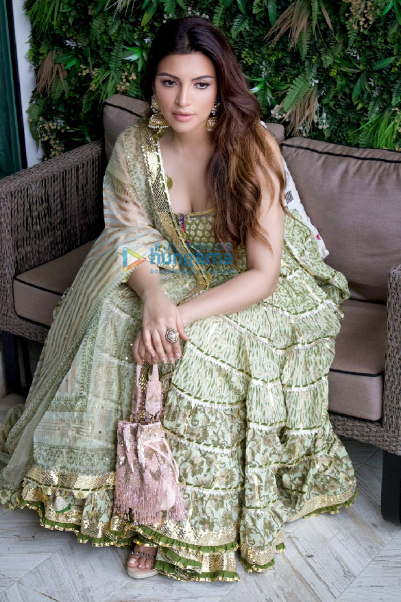 shama sikander 5 5