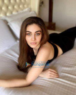 Celebrity Photos of Shefali Jariwala