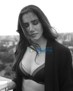 Celebrity Photos of Sonnalli Seygall