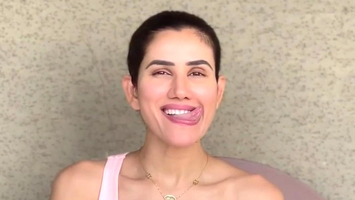 Sonnalli Seygall shares yoga exercises for face and neck - Bollywood ...