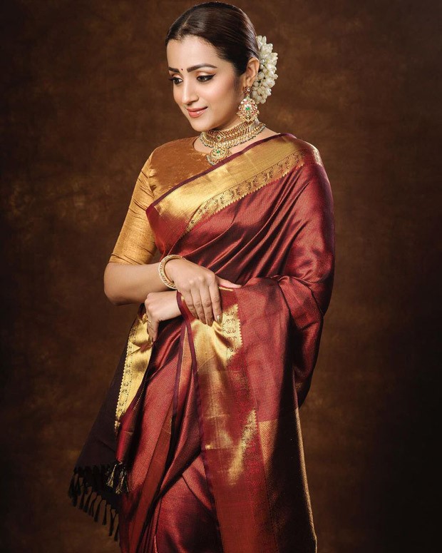 Trisha Krishnan stuns in a classic Kanjeevaram saree for Ponniyin Selvan-1 teaser launch 