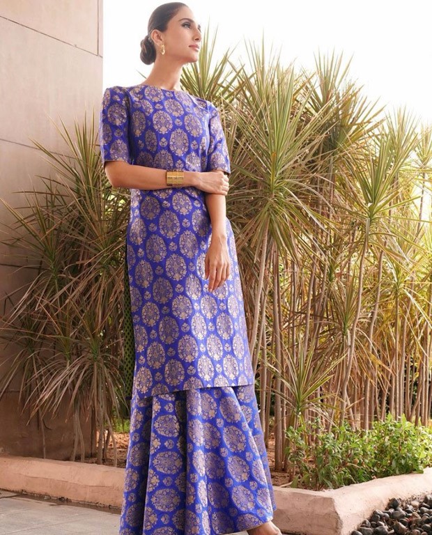 Vaani Kapoor gives major ethnic goals in royal blue palazzo set as she steps out to promote Shamshera Vaani Kapoor gives major ethnic goals in royal blue palazzo set as she steps out to promote Shamshera