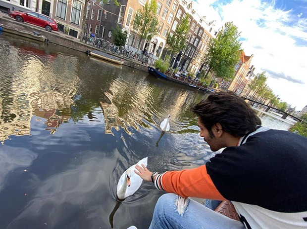 Kartik Aaryan shares photo dump from his latest Europe trip; setting new boys trip goals