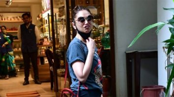 Aditi Rao Hydari does a pout for the paps