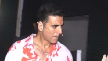 Akshay Kumar spotted with a tilak on his forehead
