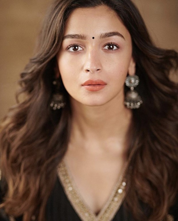 Alia Bhatt casts a spell in black Anarkali worth Rs. 45K at Darlings promotion