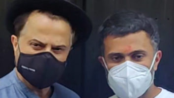 Anand Ahuja distributes sweets celebrating the birth of his son