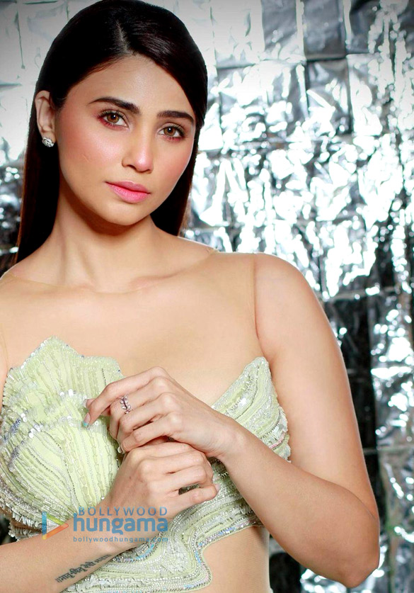 daisy shah 4 15