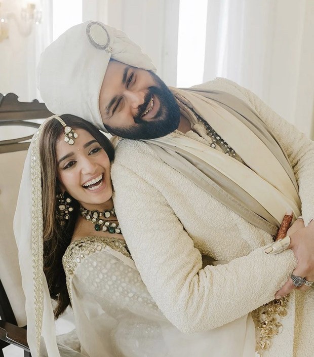 Designer Kunal Rawal & Arpita Mehta’s wedding pics are here, and they are adorable Designer Kunal Rawal & Arpita Mehta’s wedding pics are here, and they are adorable