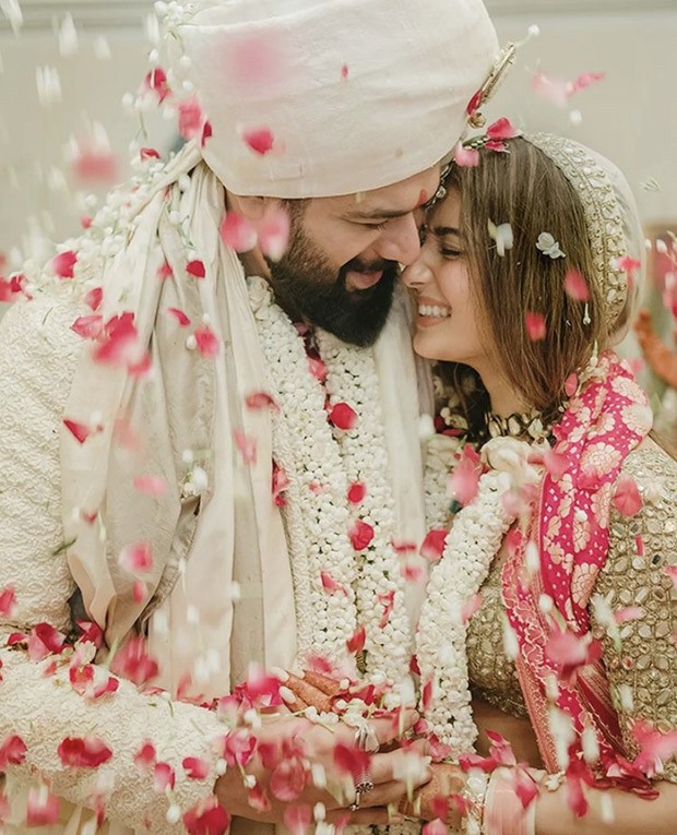 Designer Kunal Rawal & Arpita Mehta’s wedding pics are here, and they are adorable Designer Kunal Rawal & Arpita Mehta’s wedding pics are here, and they are adorable