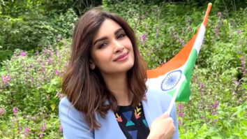 Diana Penty smiles with Indian flag on 75 years of Independence