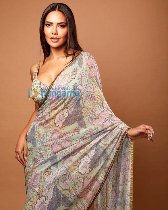esha gupta 4 10