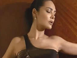 Esha Gupta shows off her sexy side in brown outfit
