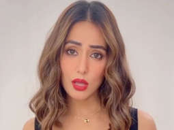 Hina Khan channeling her inner Poo!