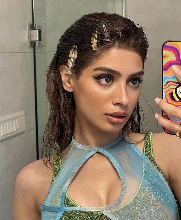 Khushi Kapoor drops sizzling pictures in mesh top we can’t get enough of her on-point makeup game Khushi Kapoor drops sizzling pictures in mesh top we can’t get enough of her on-point makeup game