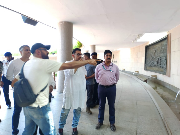 Laal Singh Chaddha: Aamir Khan, Mona Singh, Naga Chaitanya, Advait Chandan visit National War Memorial in New Delhi to pay homage to India's martyrs; see photos Laal Singh Chaddha: Aamir Khan, Mona Singh, Naga Chaitanya, Advait Chandan visit National War Memorial in New Delhi to pay homage to India's martyrs; see photos