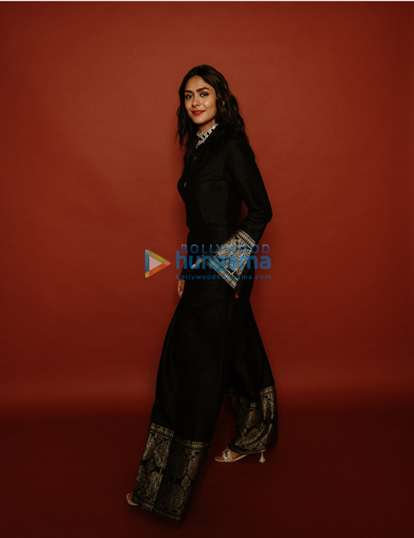 mrunal thakur 009 2