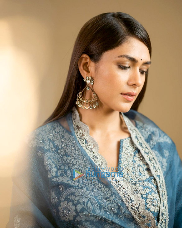 mrunal thakur 1 79