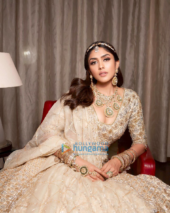 mrunal thakur 6 13