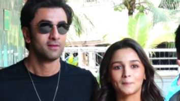 Parents to be Alia Bhatt and Ranbir Kapoor smile for paps