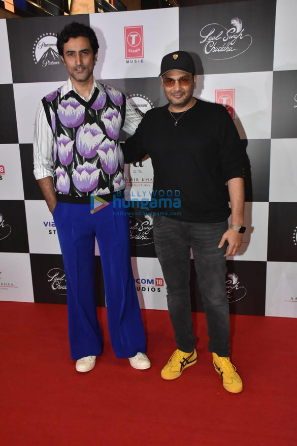 photos aamir khan kiran rao kareena kapoor khan saif ali khan and others attend red carpet premiere of laal singh chaddha 1198 6