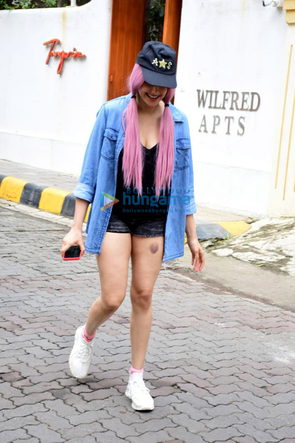 photos adah sharma snapped while stepping out in bandra 6