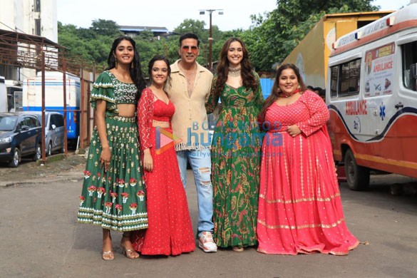 Photos: Akshay Kumar and the cast of Raksha Bandha snapped promoting the film Photos: Akshay Kumar and the cast of Raksha Bandha snapped promoting the film