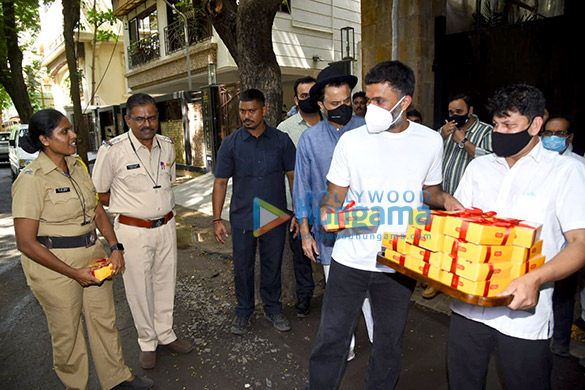photos anand ahuja and anil kapoor distribute sweets to the media and police team 4