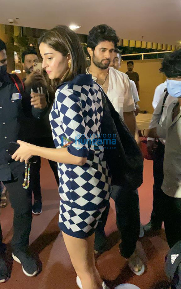 photos ananya panday and vijay deverakonda snapped at the airport 1