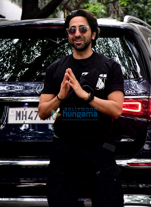 Photos: Ayushmann Khurrana spotted in Santacruz