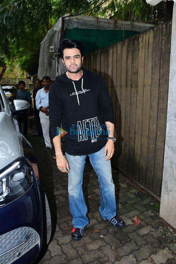 photos celebs grace the screening of laal singh chaddha 7