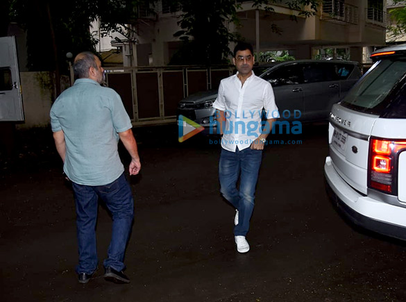 photos firoz nadiadwalas father a g nadiadwalas funeral 8