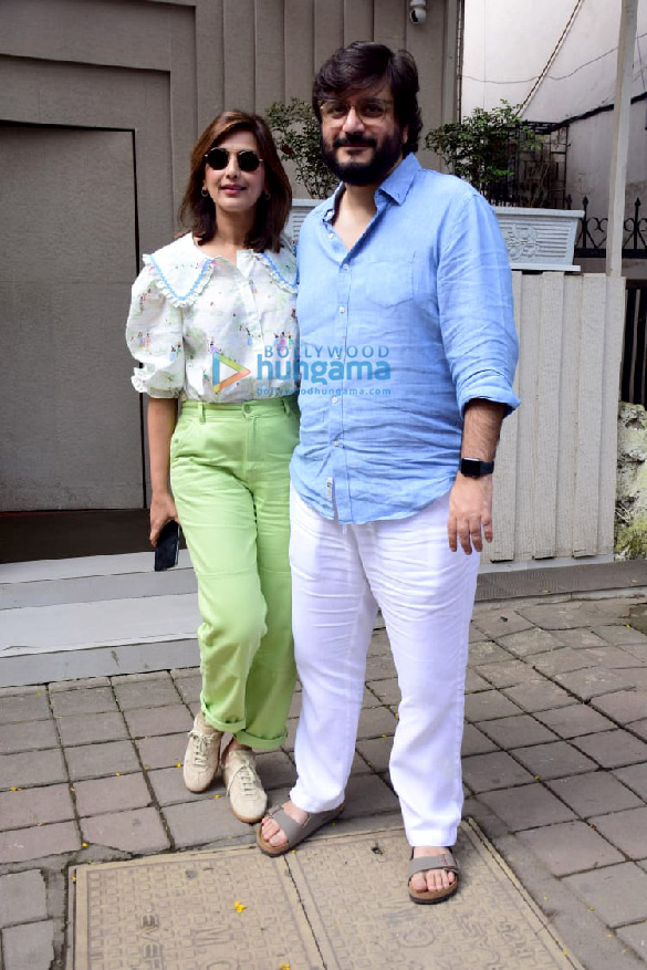 photos hrithik roshan sussanne khan sonali bendre and goldie behl spotted in bandra 3