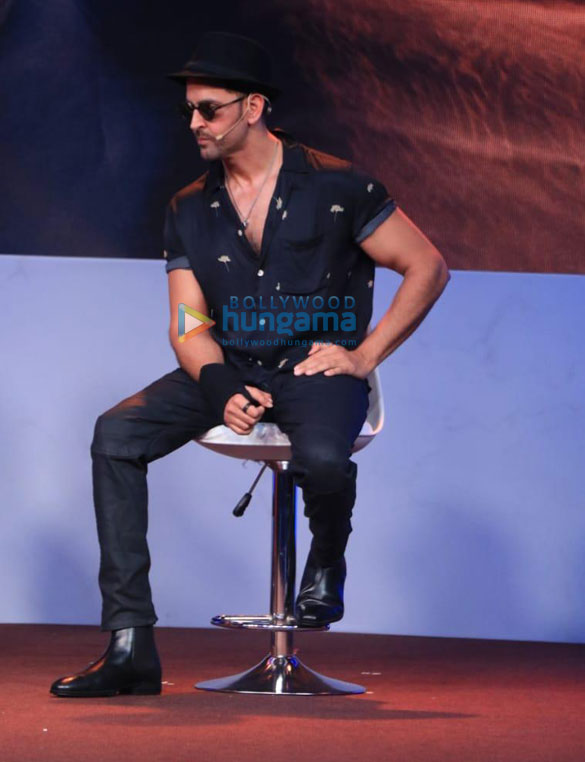 photos hrithik roshan tamannaah bhatia jd payne and the series cast attend the press conference for the lord of the rings the rings of power 7