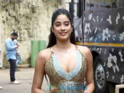 Photos: Janhvi Kapoor snapped promoting Good Luck Jerry on the set of DID Super Moms