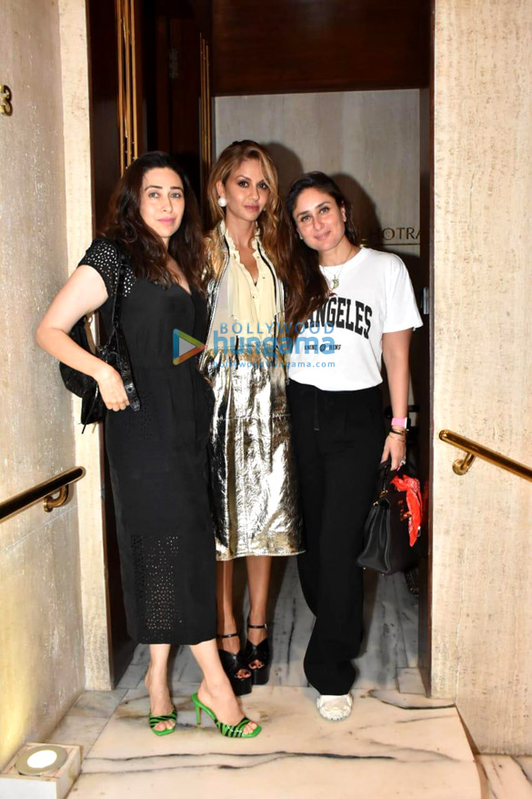 photos kareena kapoor khan karisma kapoor karan johar and natasha poonawalla snapped at manish malhotras house in bandra 1