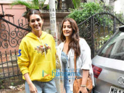 Photos: Kriti Sanon and Nupur Sanon snapped in Bandra