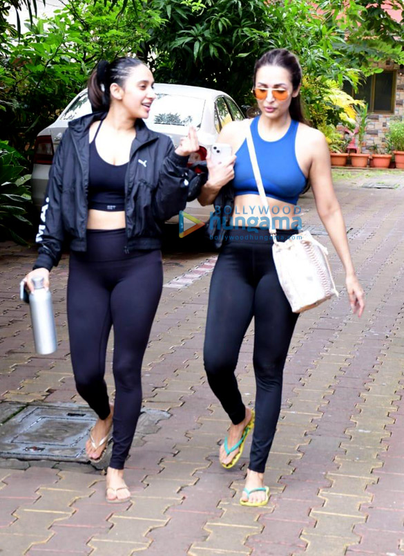 photos malaika arora and akansha ranjan kapoor spotted at diva yoga in bandra 2